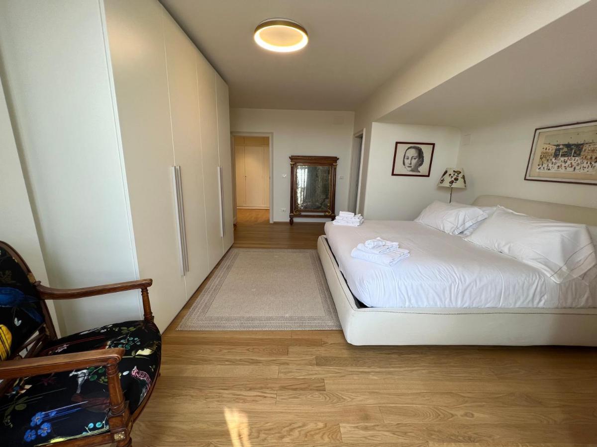 Attico Canal Grande A Palazzo Contarini Corfu Apartment